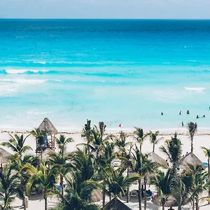 hotel-nyx-cancun.quintano-roohotels.com/